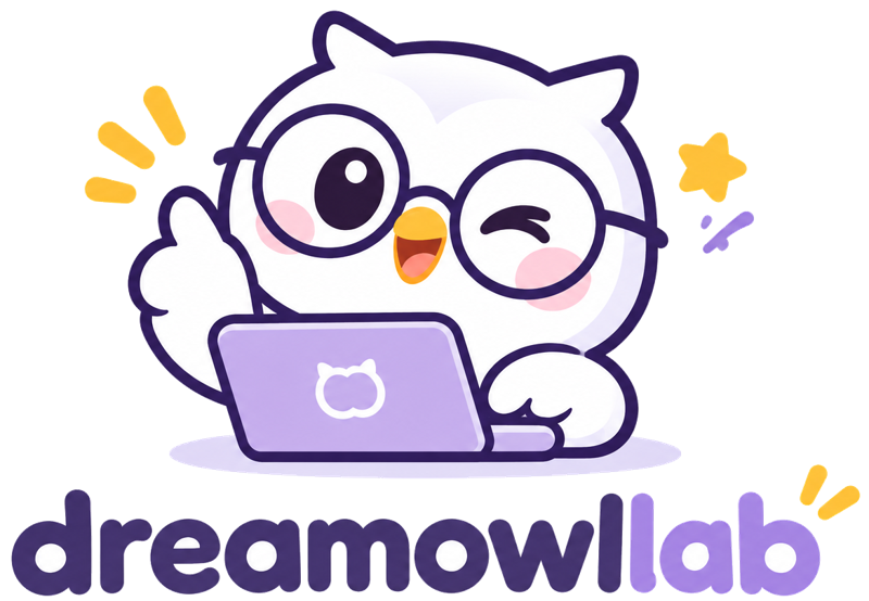 노트북으로 일하며 윙크하는 꿈꾸는 부엉이 랩 캐릭터와 dreamowllab 로고